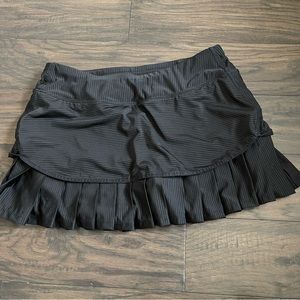 Athleta size medium skort black striped